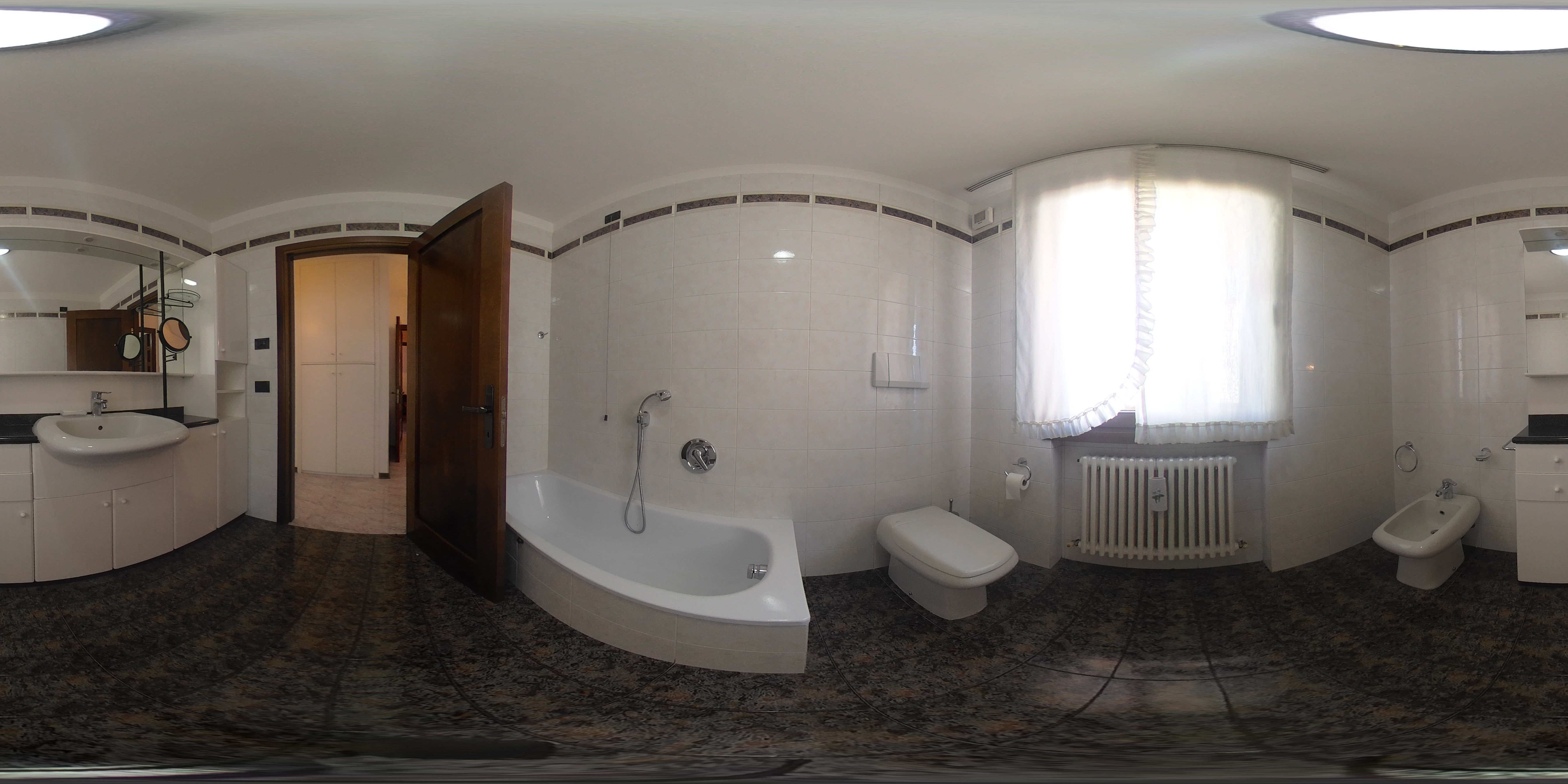 Zoom 360°